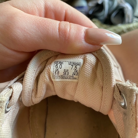 Women’s light pink Vans - Picture 3 of 3